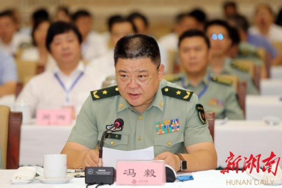 湖南省庆祝中国人民解放军建军90周年军政座谈会在长沙召开