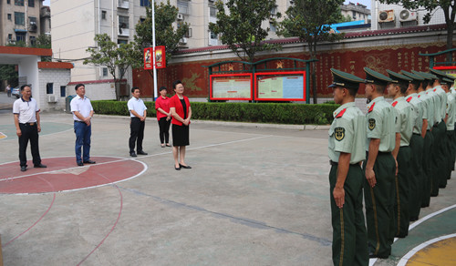 我市开展八一建军节慰问活动