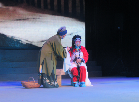 工作动态《窦娥冤》是一部具有广泛群众基础的传统名剧,尚在排练期间