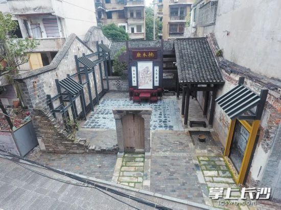 潮宗街内楠木厅公共空间