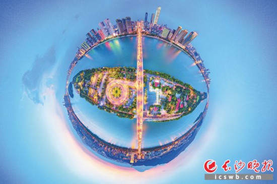 十大优秀图片获奖作品:《橘子洲》 (作者:张晓林)