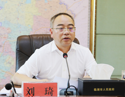 刘琦主持召开全市项目储备工作调度会